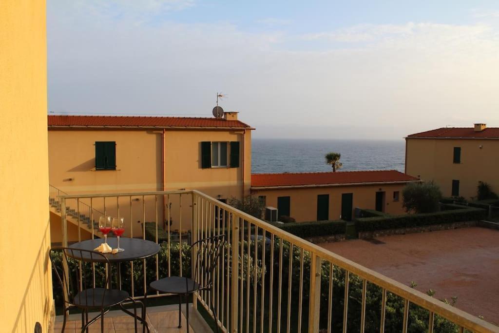 Appartamento Romantico Con Piscina Cervo Extérieur photo