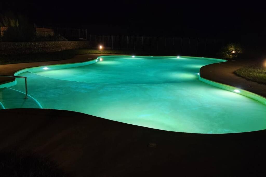 Appartamento Romantico Con Piscina Cervo Extérieur photo