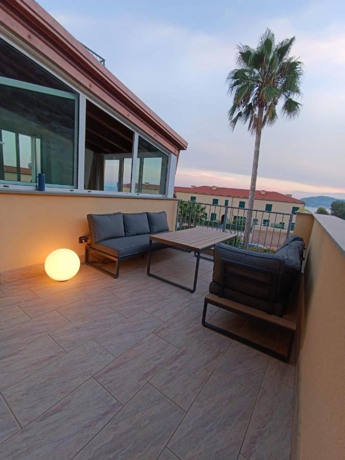 Appartamento Romantico Con Piscina Cervo Extérieur photo